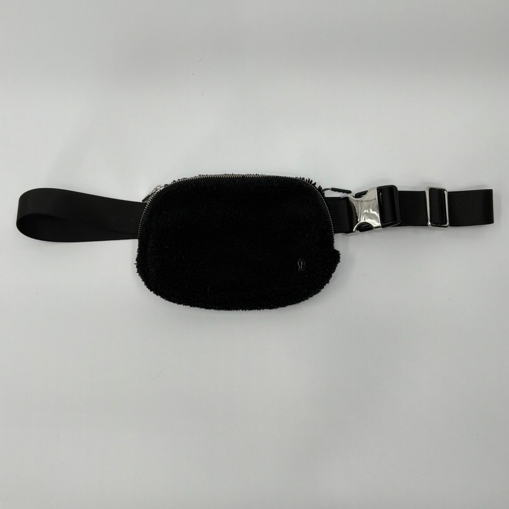 Lululemon Athletica Black Sherpa Belt Bag